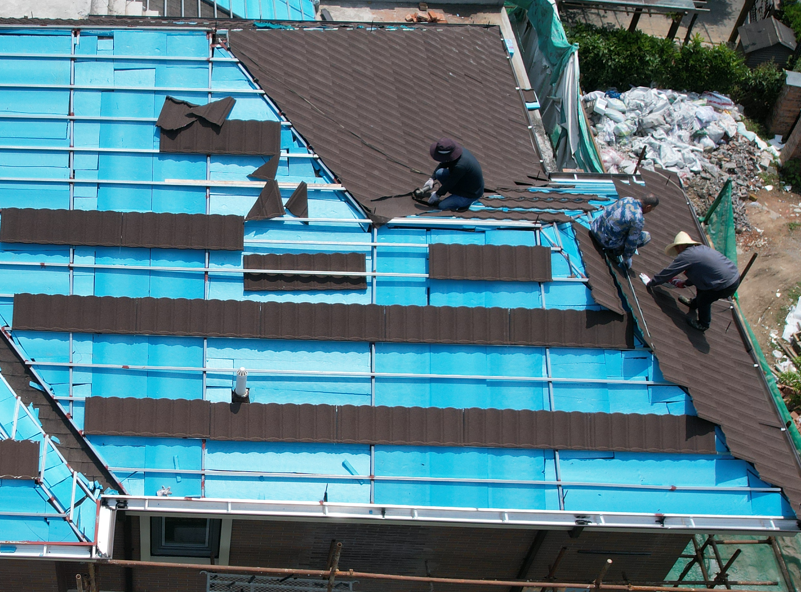 How to Walk on Stone Coated Metal Roof Tiles: Tips and Tricks