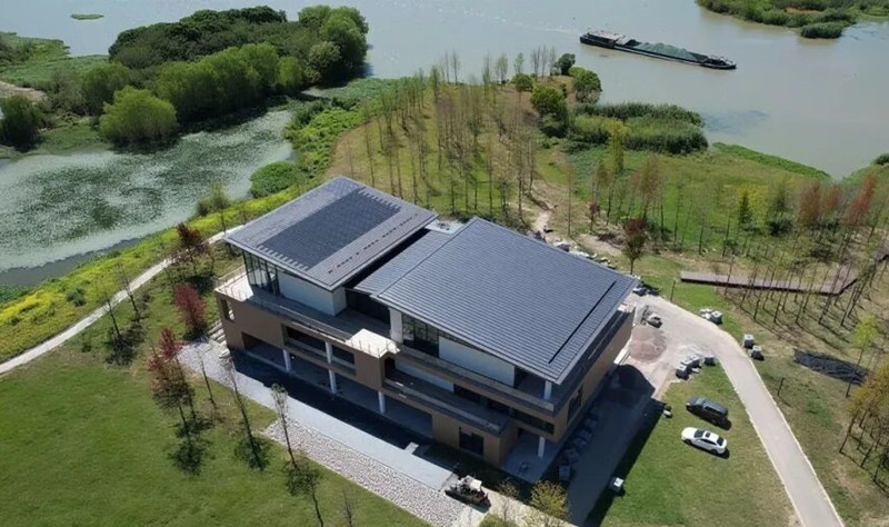 How Solar Roof Tiles Help European Homeowners Slash Energy Bills